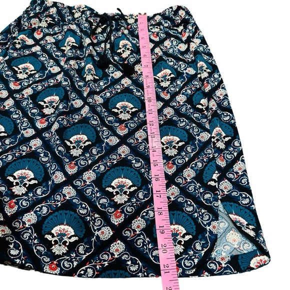 Loft Navy Blue Paisley Mixed Media Patterned Skirt size Medium - Picture 3 of 5